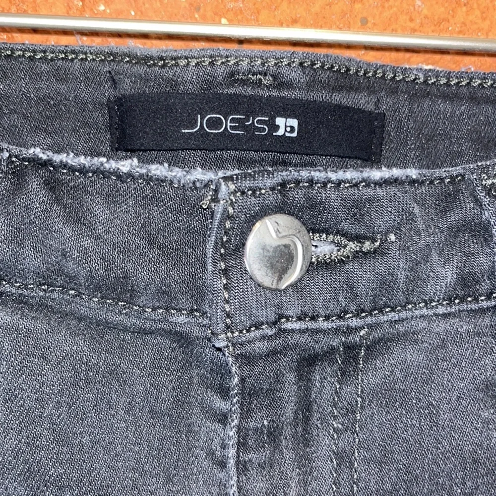 Joe’s Jeans Distressed Stretch Skinny Black, Size 29 - Picture 6 of 10